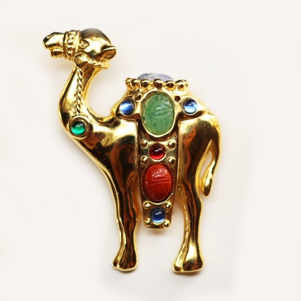 🐪 Vintage Bejeweled Gold Mogul Camel Brooch🐫